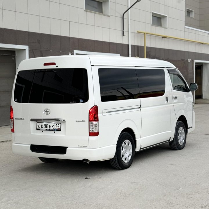 Toyota Hiace, 2014