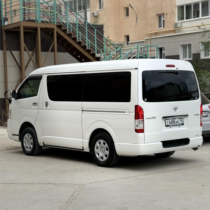 Toyota Hiace, 2014