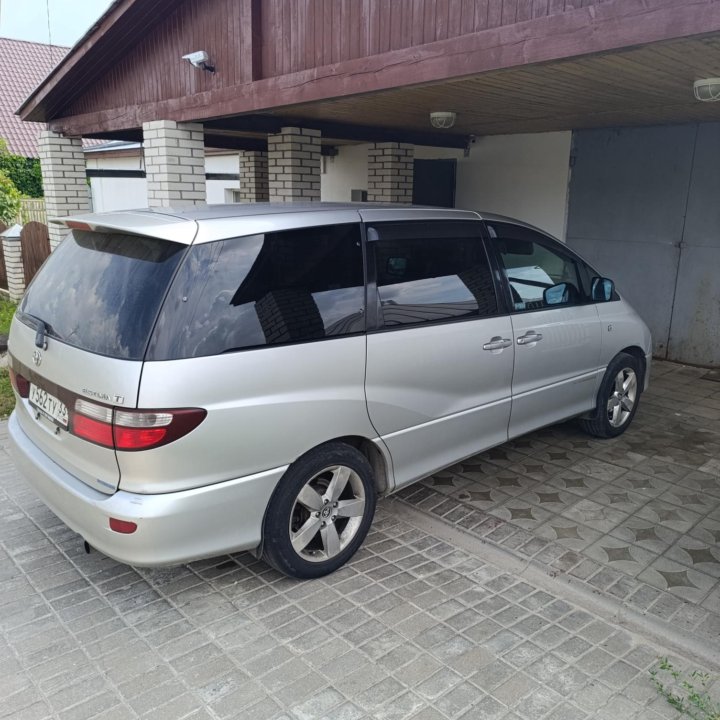 Toyota Estima, 2001