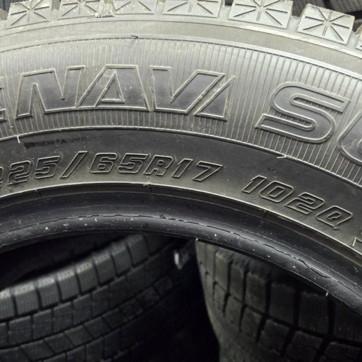 225/60/17 Goodyear IceNavi SUV (2018 год).