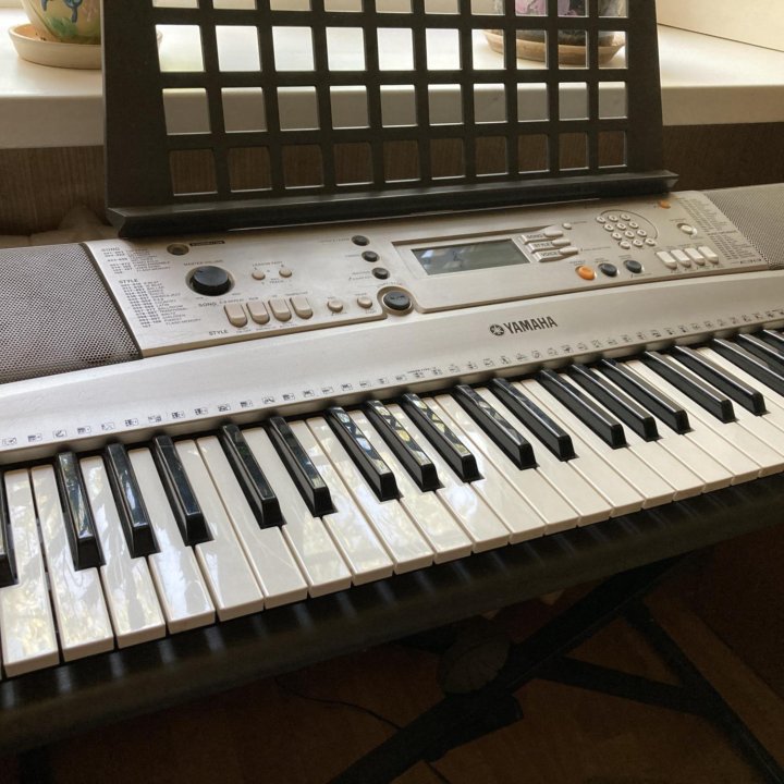 Синтезатор Yamaha PSR-E313