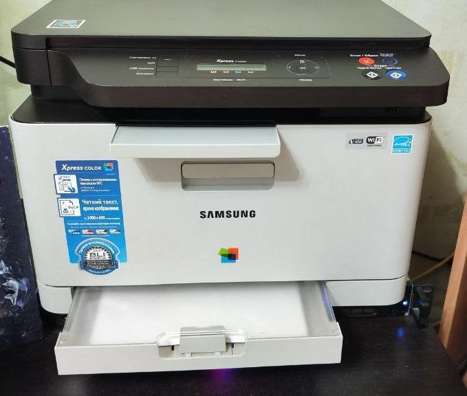 МФУ Samsung Xpress C460W