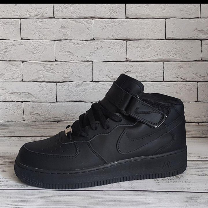 КРОССОВКИ ЖЕНСКИЕ ЗИМНИЕ НА МЕХУ NIKE AIR FORCE 1