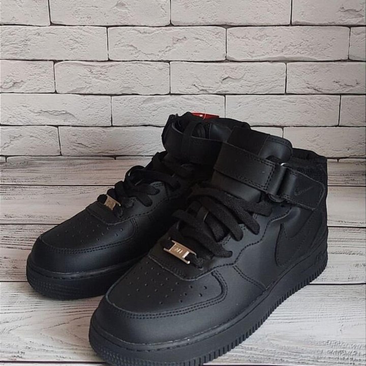 КРОССОВКИ ЖЕНСКИЕ ЗИМНИЕ НА МЕХУ NIKE AIR FORCE 1