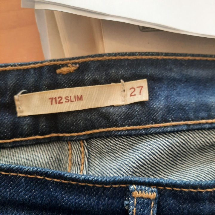 Джинсы levis 27 размер