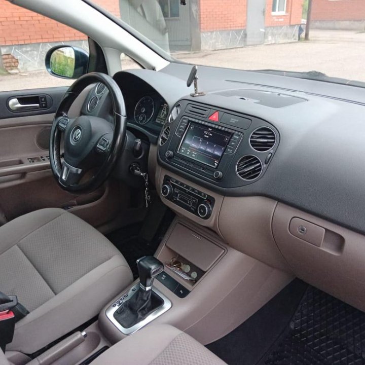 Volkswagen Golf Plus, 2010