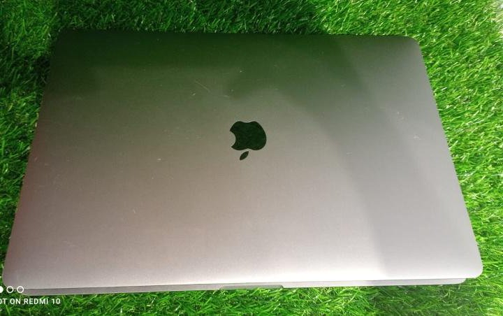 Ноутбук Apple MacBook 15 Pro