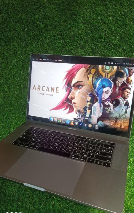 Ноутбук Apple MacBook 15 Pro