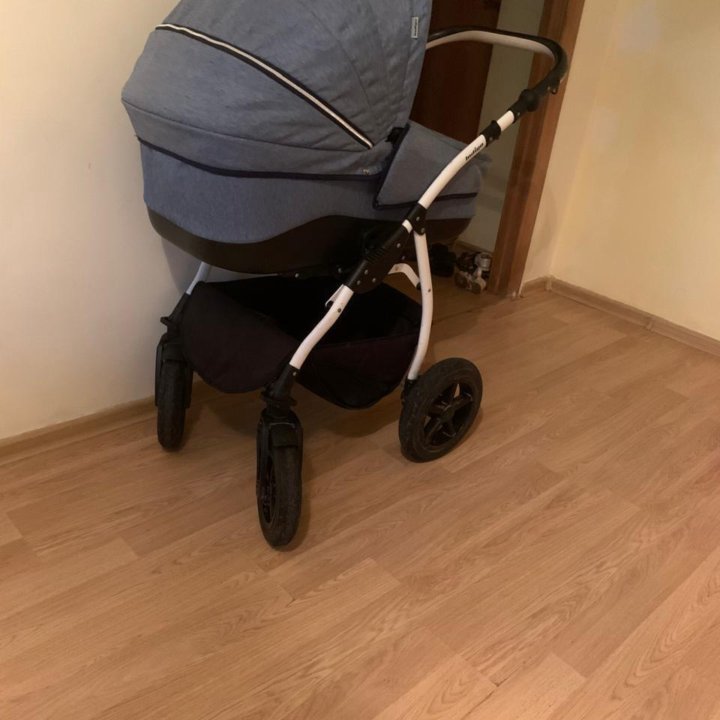 Коляска всесезонная