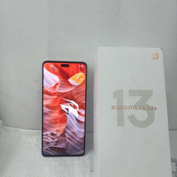 Xiaomi 13 lite 8/256г