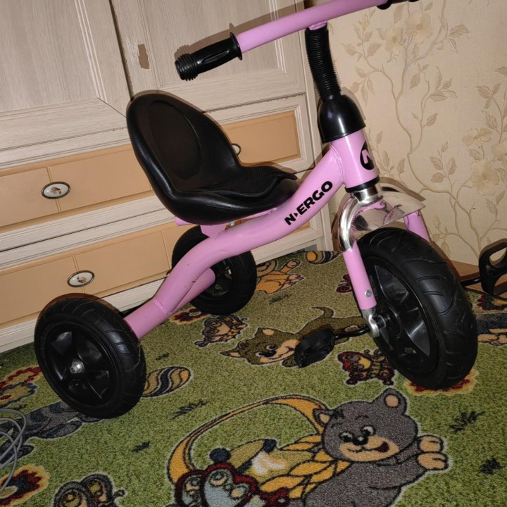 Велосипед трёхколёсный