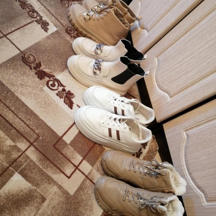 Женские ботинки