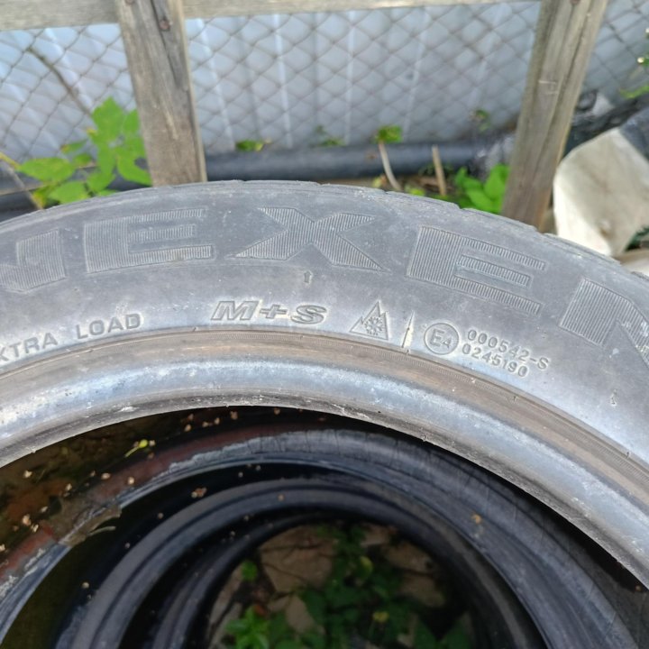 Шины летние NEXEN 225/50 R17.