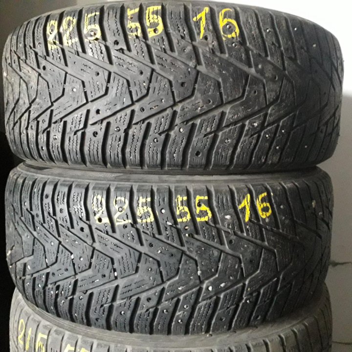 Две шины Hankook 225 55 R16