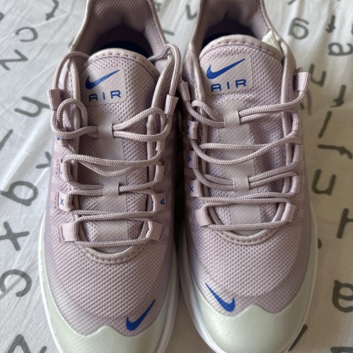 Кроссовки Nike