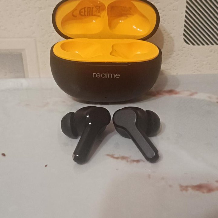 realme bud t100