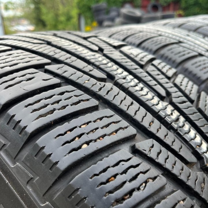 Зима Nokian Hakkapeliitta R 235/65 R17 108R