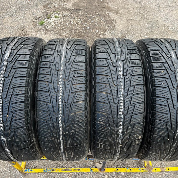 Зима Nokian Hakkapeliitta R 235/65 R17 108R