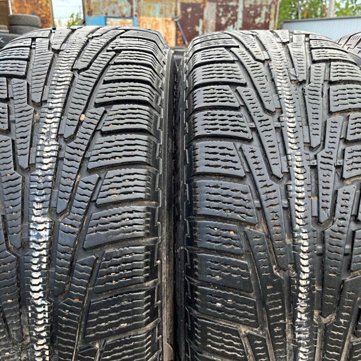 Зима Nokian Hakkapeliitta R 235/65 R17 108R