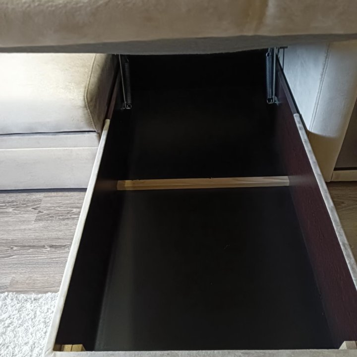 Угловой диван