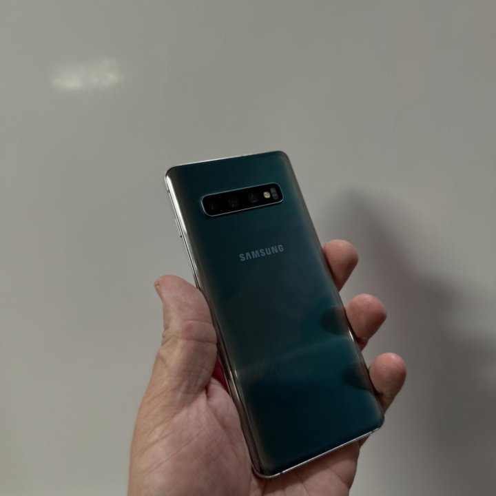 Продам Samsung S10 8/128 Перламутр