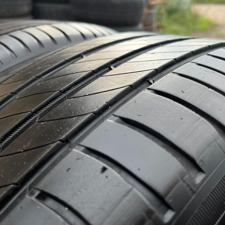 Лето Michelin Primacy 4 235/45 R18 98W