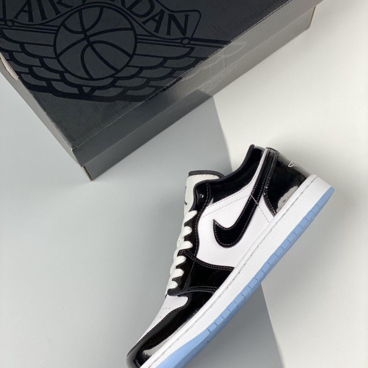 Кроссовки Nike Air Jordan 1 Low SE Concord