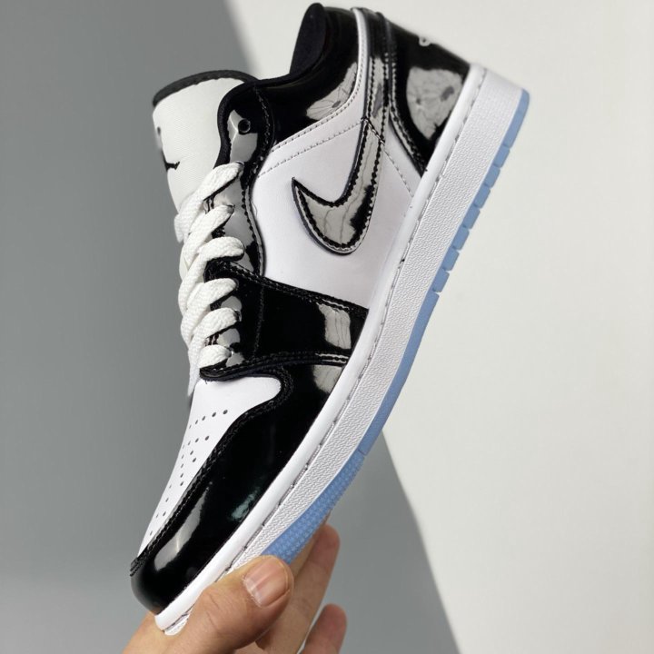 Кроссовки Nike Air Jordan 1 Low SE Concord