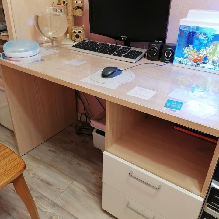 Стол письменный