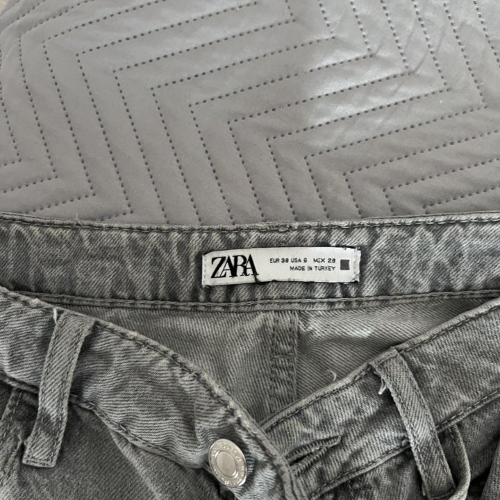 Джинсы Zara