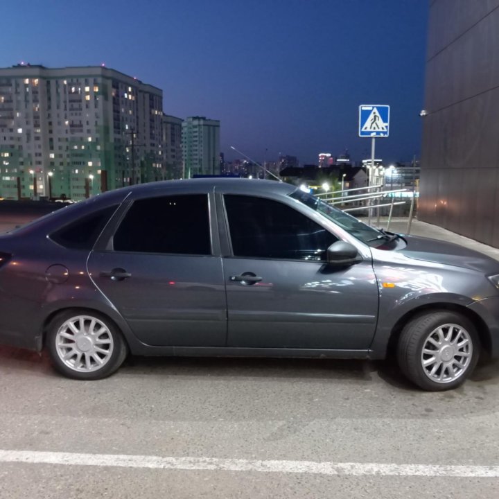 ВАЗ (Lada) Granta, 2015