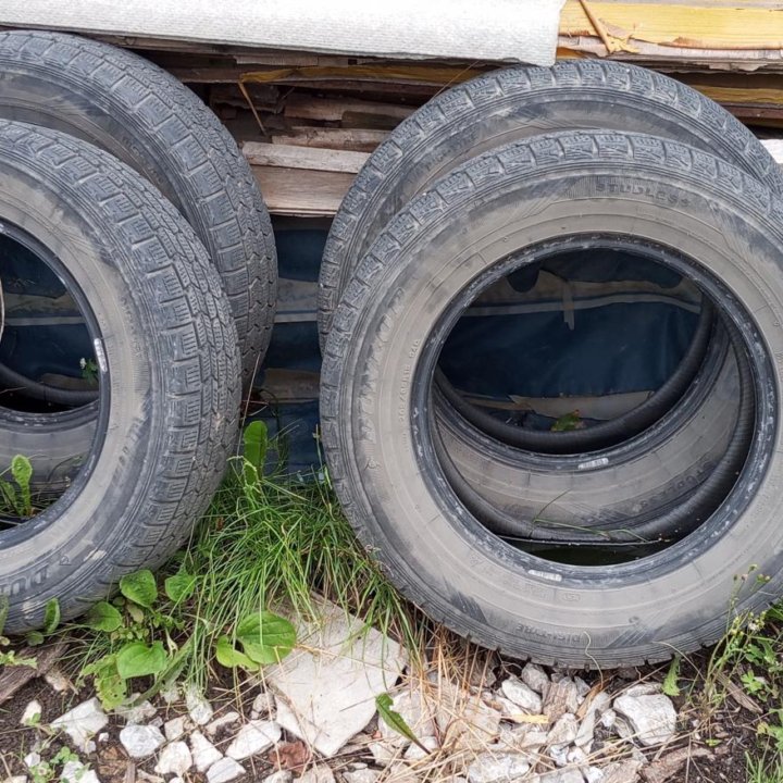 Комплект шин 205/65R15