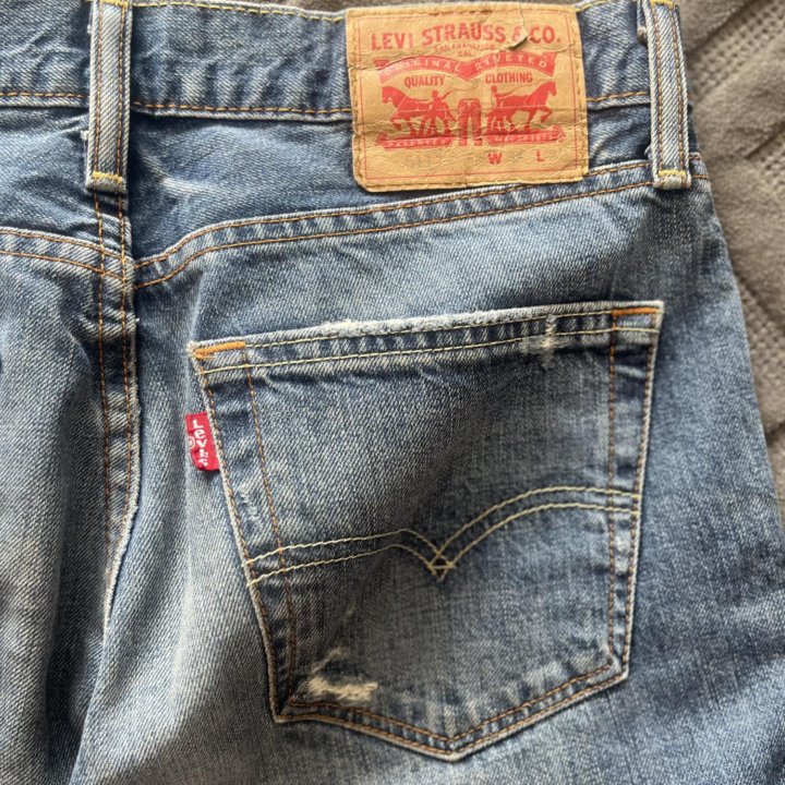 Джинсы Levi’s 511