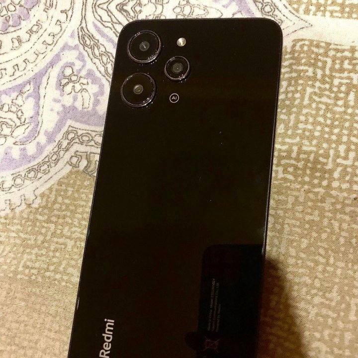 Телефон Redmi 12