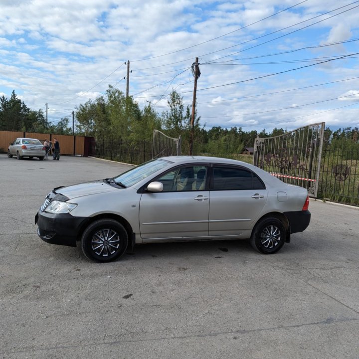 Toyota Corolla, 2004