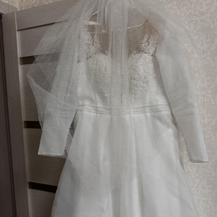 Свадебное платье