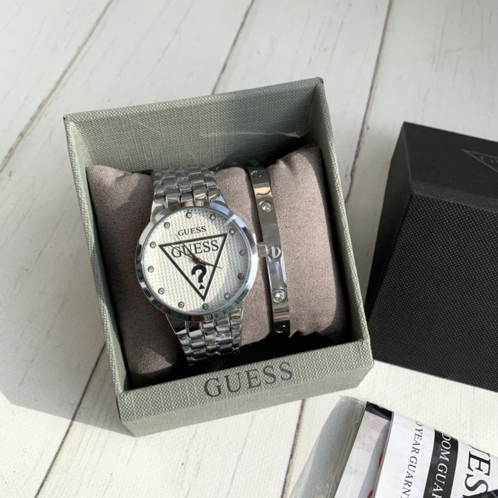 Часы Guess