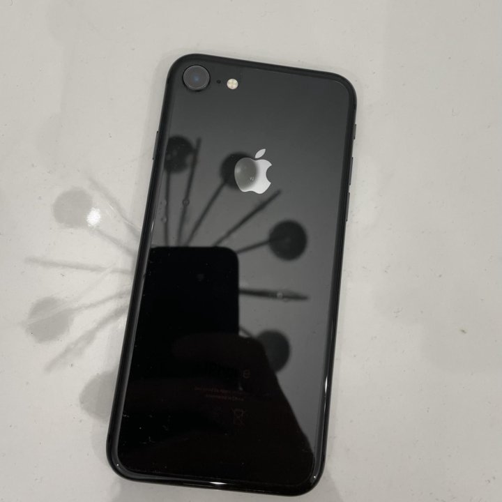 iPhone 8/айфон 8,64 ГБ