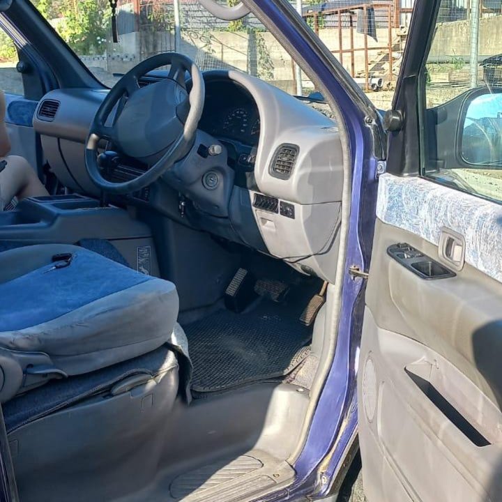 Nissan Serena, 1998