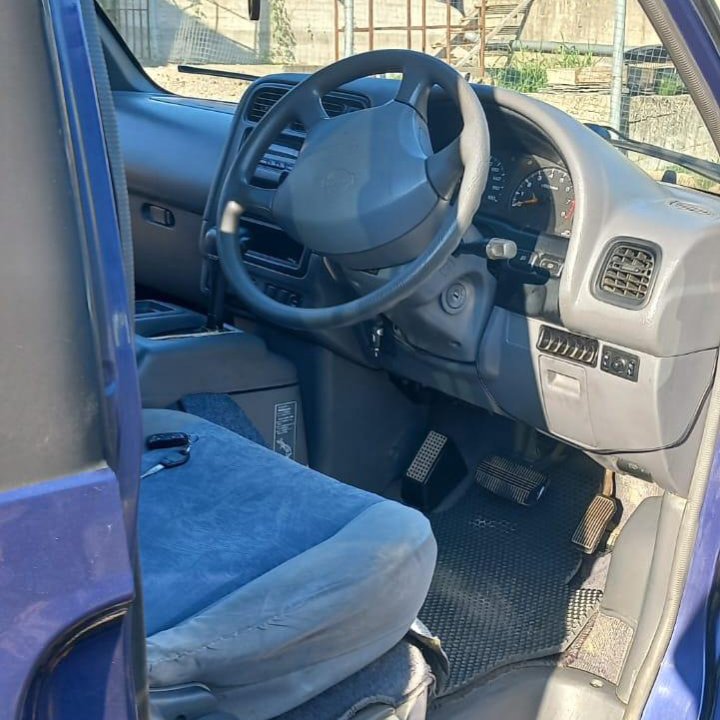 Nissan Serena, 1998