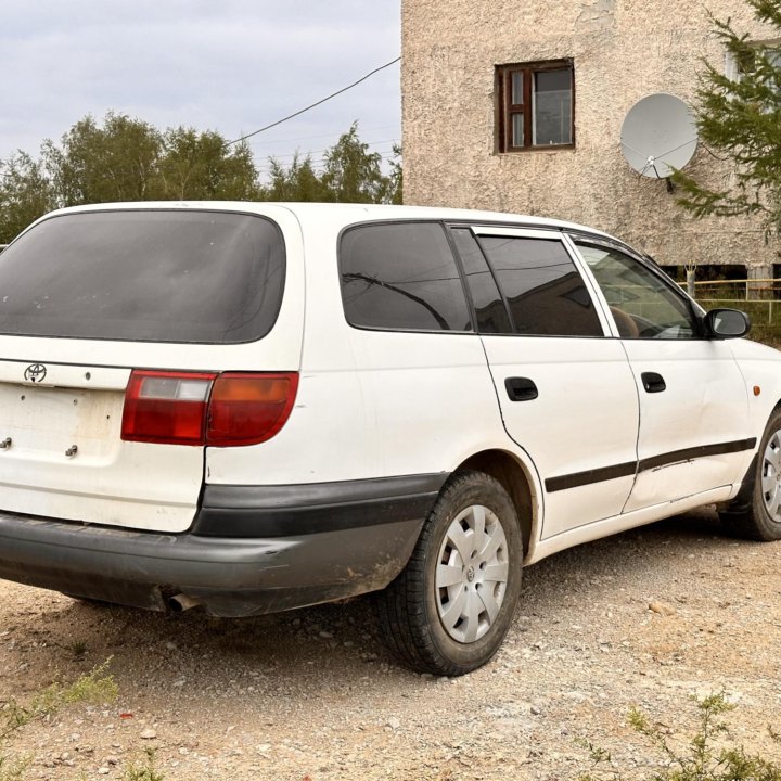 Toyota Caldina, 2001