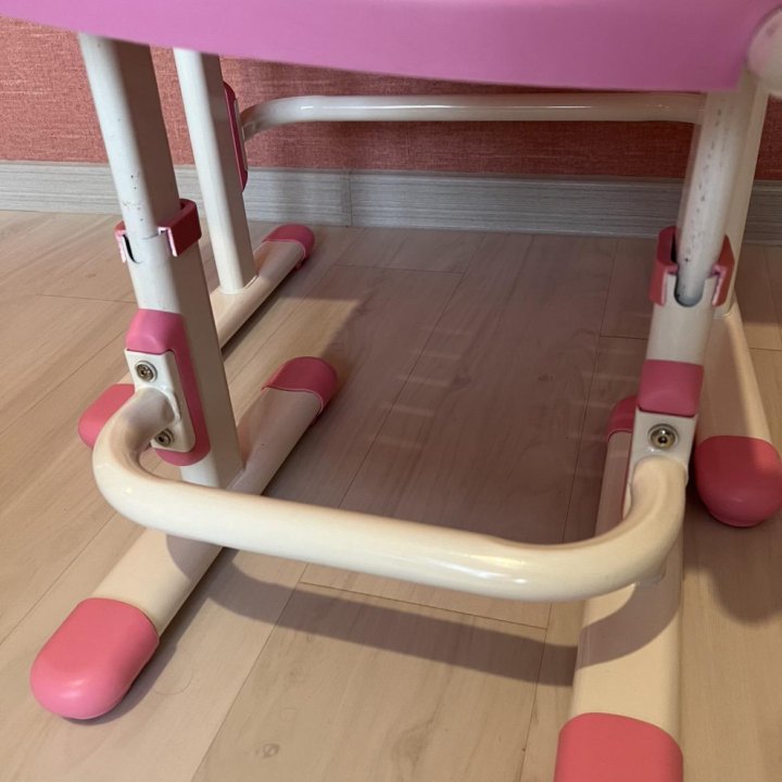 Парта и стул