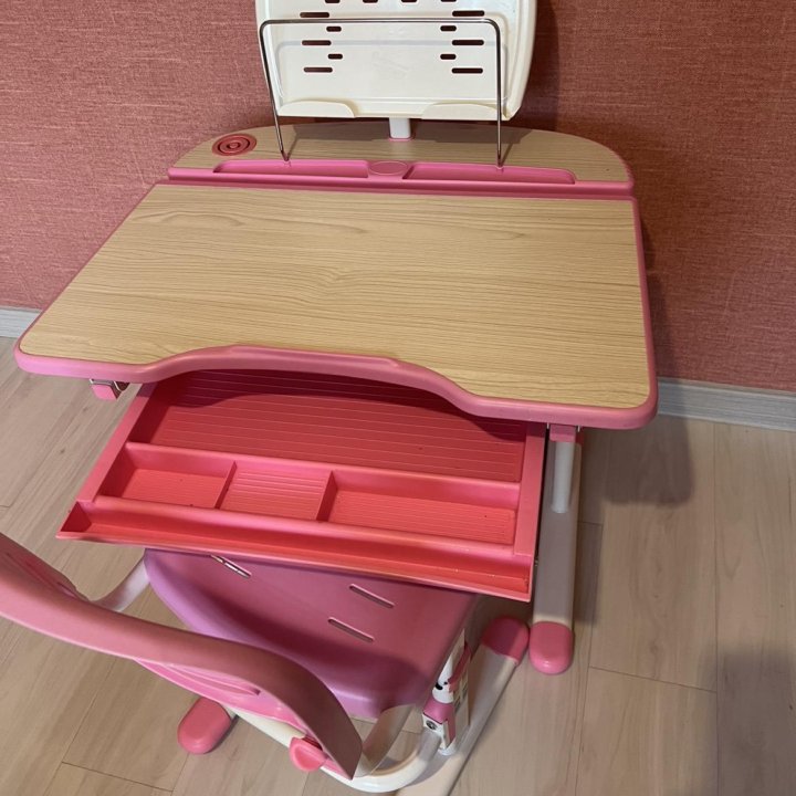 Парта и стул