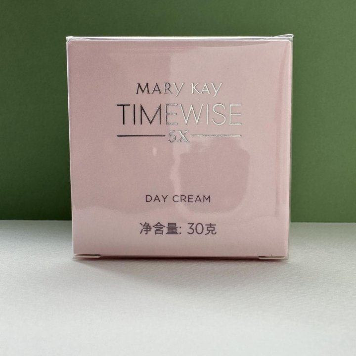 Дневной крем для нормальной и сухой кожи Mary Kay