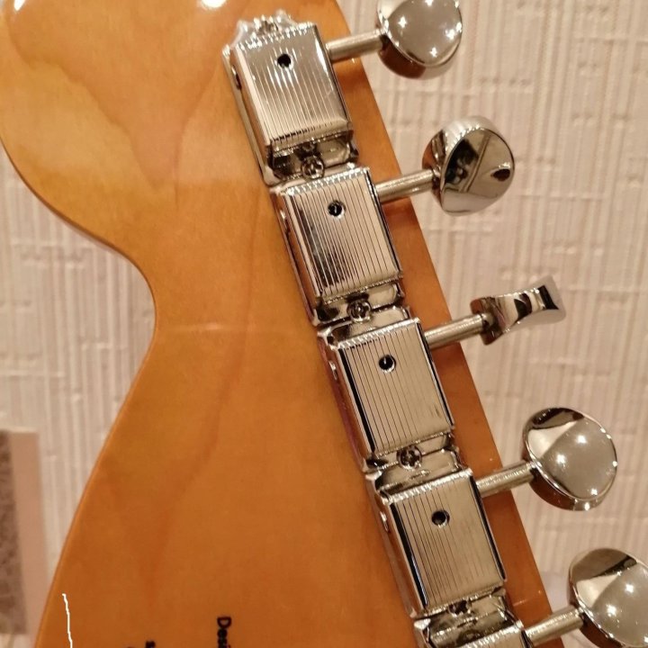 FENDER SQUIER Classic Vibe 70s Stratocaster HSS