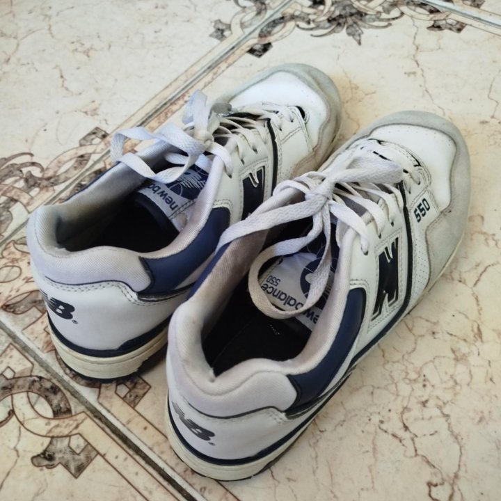 Кроссовки New Balance. Размер 42. Модель 550