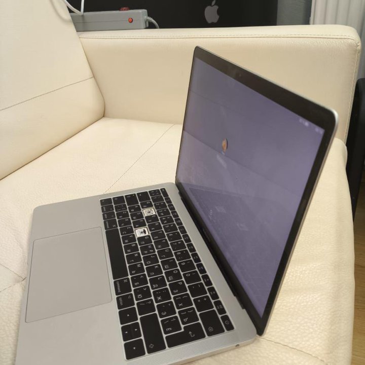 MacBook Pro 13 2017, CORE I5 2.3ghz/8gb/128gb SSD