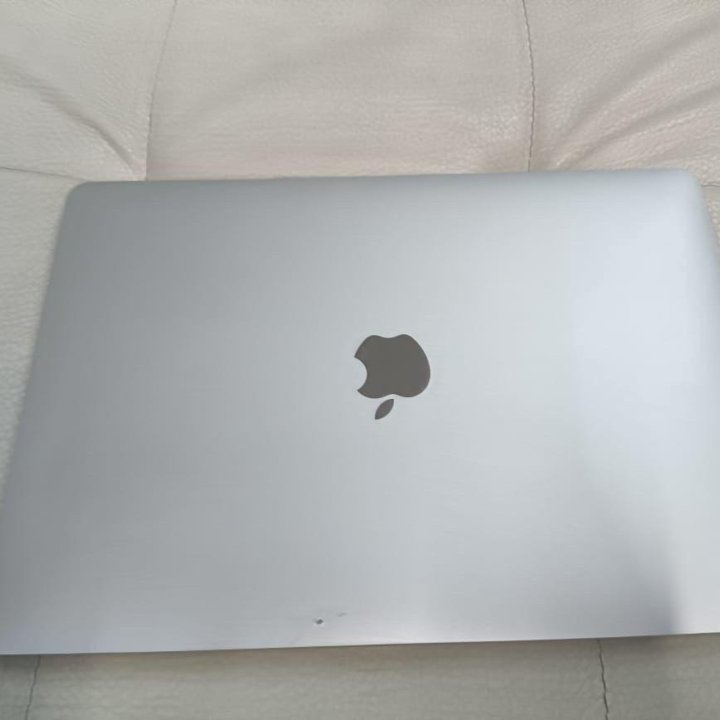 MacBook Pro 13 2017, CORE I5 2.3ghz/8gb/128gb SSD