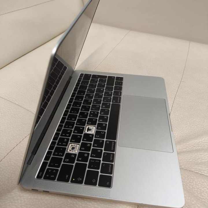 MacBook Pro 13 2017, CORE I5 2.3ghz/8gb/128gb SSD