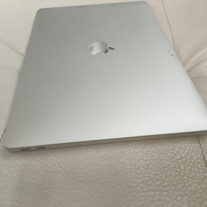 MacBook Pro 13 2017, CORE I5 2.3ghz/8gb/128gb SSD